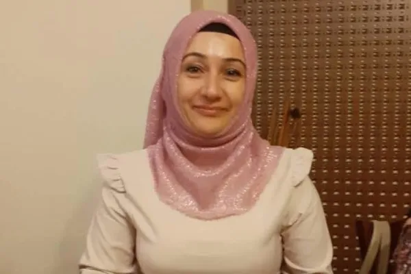 sibel-koksalin-avukatindan-sok-eden-iddia-aldatildigindan-suphelenen-cig-kofteci-karisiyla-doktoru-yuzlestirmisti-1634221072152.jpg Sibel Köksal’ın avukatından şok eden iddia! Aldatıldığından şüphelenen çiğ köfteci karısıyla doktoru yüzleştirmişti...-4