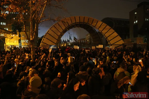 İran’da rejim karşıtları sokakta! "Düşmanımız burada, yalan yere ABD diyorlar" - 22