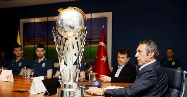 Ali Koç'tan şampiyona tebrik! "Bu takıma sevinmek yakışıyor"
