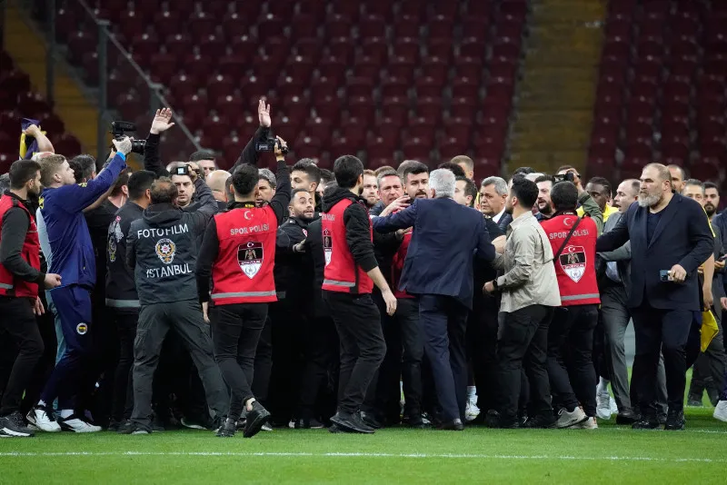 Galatasaray şampiyonluk maçına çıkıyor! Okan Buruk'tan yıldız isme kesik - 16