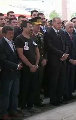 Kahraman komutan son yolculuğuna uğurlandı