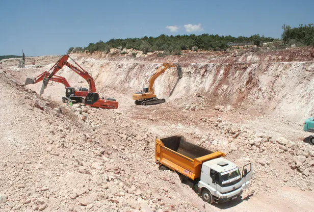 Ulaştırma ve Altyapı Bakanı Adil Karaismailoğlu'ndan Çeşmeli-Taşucu otoyolu müjdesi-4