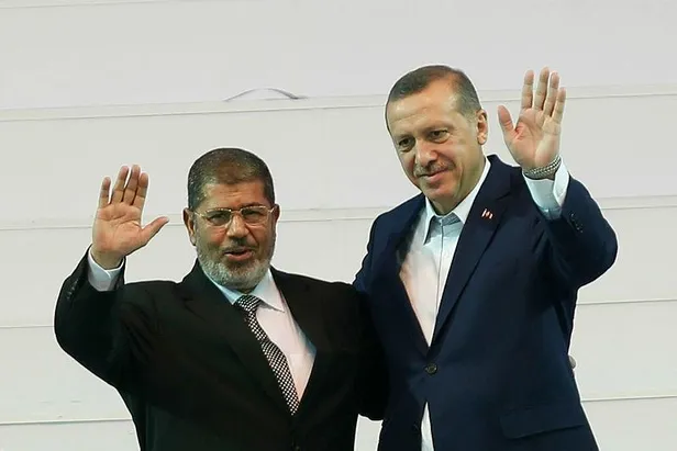 Muhammed Mursi mahkeme salonunda şehit oldu-2