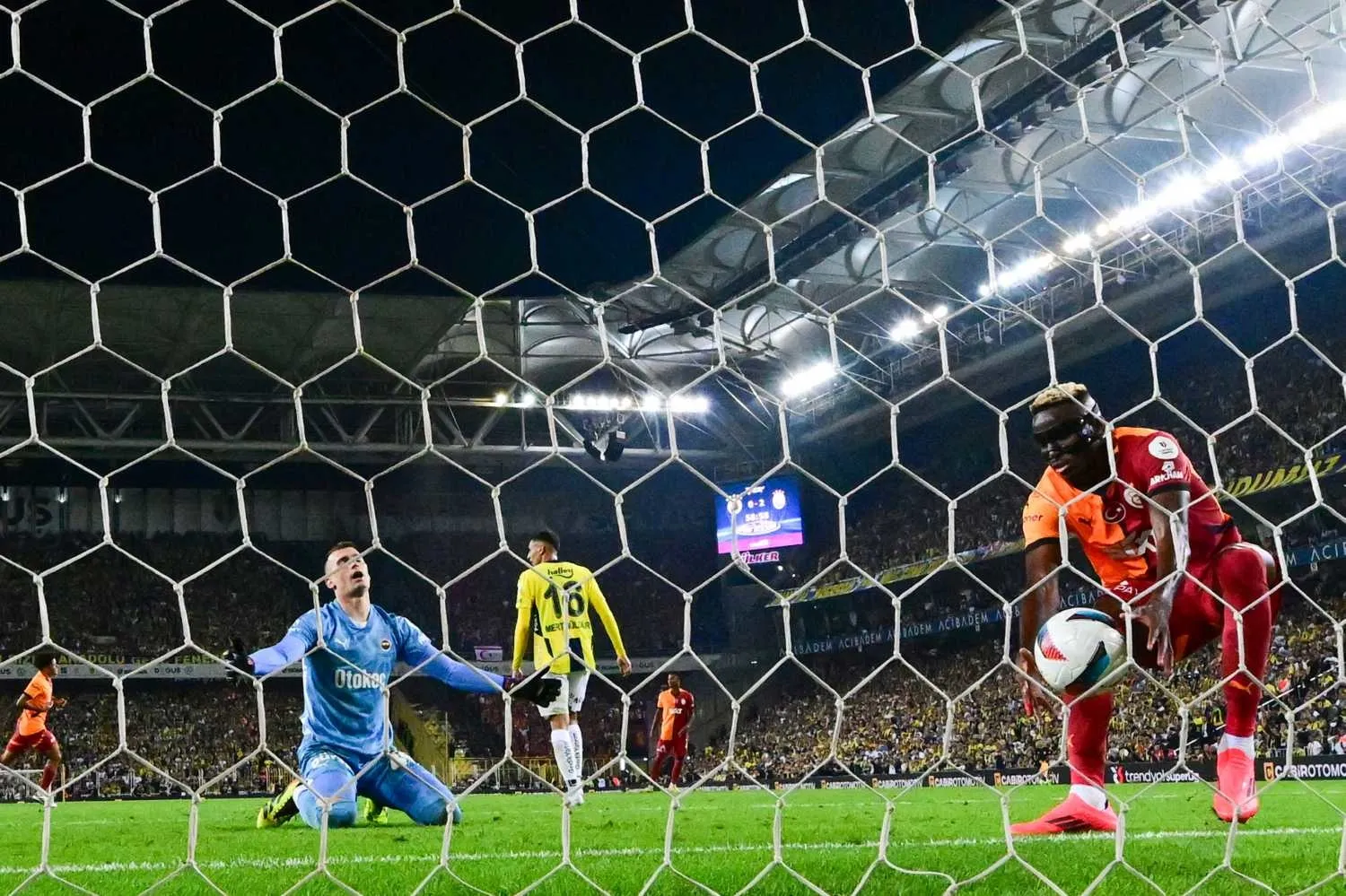 Fenerbahçe Galatasaray'ın eski futbolcusunu istiyor! Transferde dev sürpriz - 5