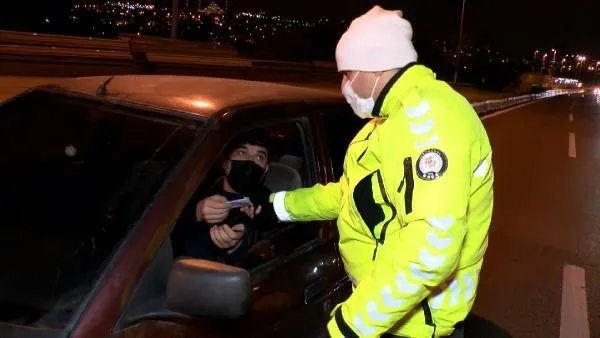 Son dakika: Sokağa çıkma kısıtlamasının uygulandığı ilk gece sıkı denetim! Polis tek tek durdurdu-6