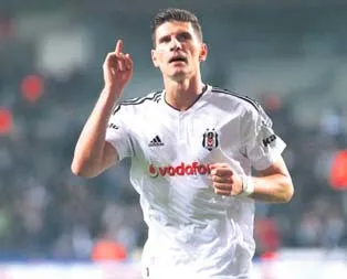 Schalke Gomez için şartları zorlayacak