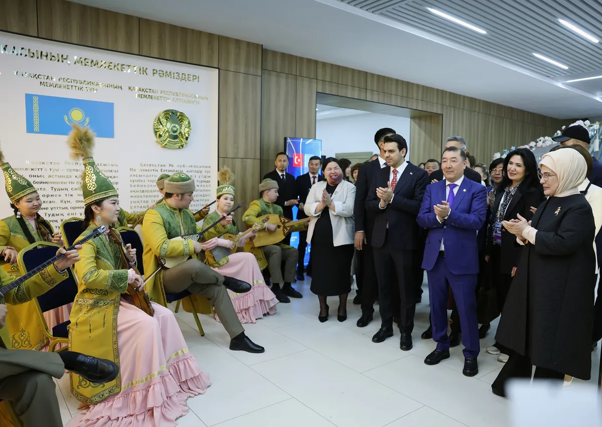 1778756391354.jpg Emine Erdoğan Kazakistan’da Sıfır Atık Eğitim Laboratuvarı'nın açılışını gerçekleştirdi | Tarımsal atıklar geri kazanılacak-3