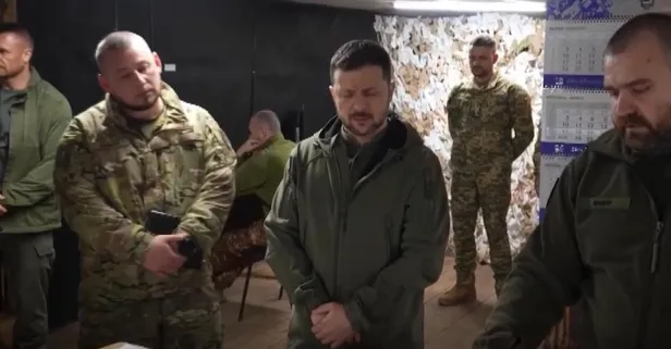 Zelenskiy’den Donetsk’e ziyaret! Cephede askerlerle görüştü