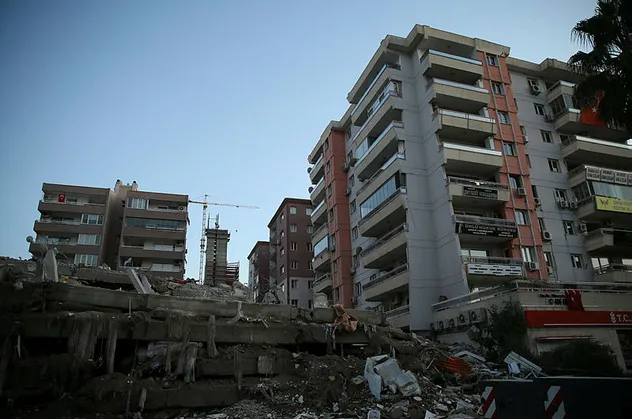 İzmir'de deprem sonrası isyan ettiren vicdansızlık! Kiralar fırladı, fiyatlar katlandı