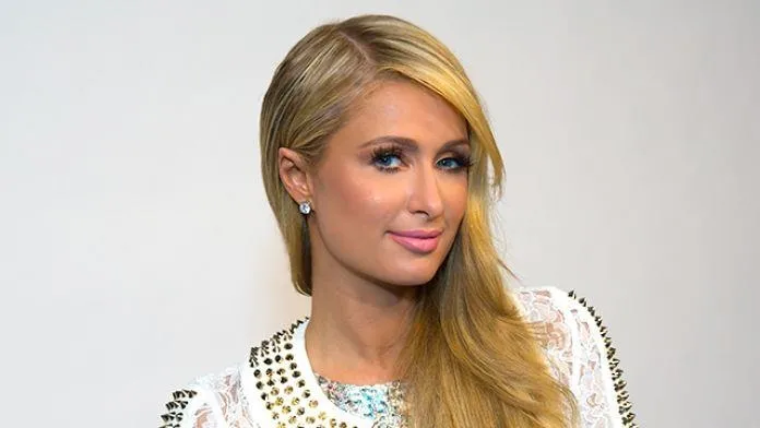 Yüzüğe bekçi dikti