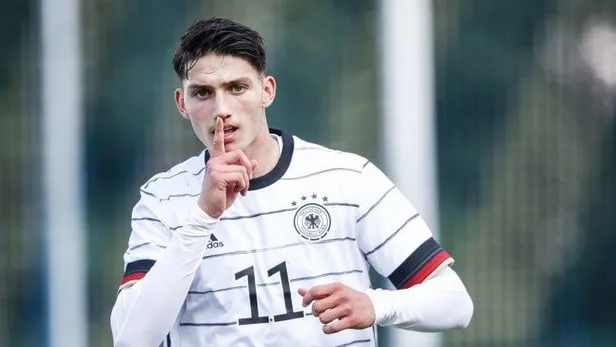 galatasaraydan-gurbetci-atagi-aslan-genc-yildizlari-gozune-kestirdi-1671755521281.jpeg Galatasaray'dan gurbetçi atağı! Aslan genç yıldızları gözüne kestirdi-2