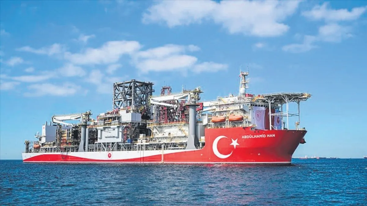 Mavi Vatan'da yeni sefer: Abdülhamid Han Sondaj Gemisi Karadeniz'de Kandıra-2 kuyusuna indi