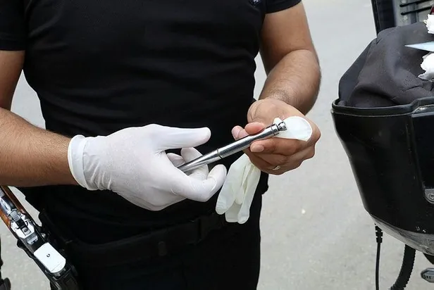 antalyada-polisin-kimlik-sordugu-sahis-bogazini-kesti-kanallara-ciksin-da-insanlar-beni-iyi-tanisin-1619366530871.jpeg Antalya'da polisin kimlik sorduğu şahıs kendini neşterledi! "Kanallara çıksın da insanlar beni iyi tanısın"-4