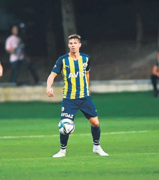 tff-baskanligi-icin-adaylik-dusunmeyen-ahmet-agaoglu-yabanci-kurali-hakkindaki-dusuncelerini-acikladi-1649801508018.jpeg TFF Başkanlığı için adaylık düşünmeyen Ahmet Ağaoğlu yabancı kuralı hakkındaki düşüncelerini açıkladı-2