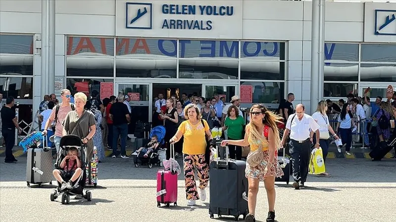 1707695137987.jpeg Turizmin kalbi Antalya'da Rus ve Ukraynalılar gidince liralar yüzde 25 oranında azaldı!-2