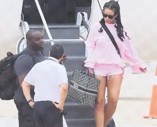 Sosyete Rihanna’nın izinden