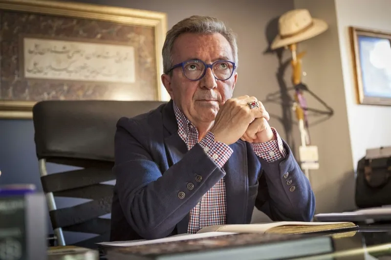 Osman Sınav Altın Portakal ödülüyle. (Sosyal medya)