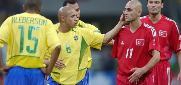 TÜRKİYE 2002 FIFA DÜNYA KUPASI'NDA ÜÇÜNCÜ OLDU