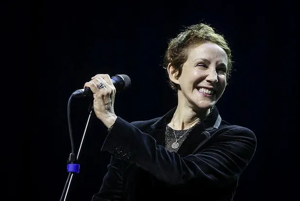 1665455713450.jpeg Stacey Kent rüzgarı! Dünyaca ünlü ABD'li şarkıcı AKM'de konser verdi-2