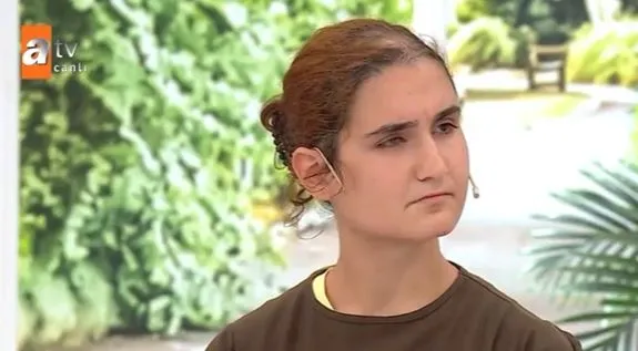 esra-erolda-buyuk-itiraf-gizem-yangoz-kadin-tuccari-iddialarina-yanit-verdi-esi-hakkinda-soyledikleriyle-saskina-cevirdi-1632414523997.jpg Esra Erol’da büyük itiraf! Gizem Yangöz ‘kadın tüccarı’ iddialarına yanıt verdi eşi hakkında söyledikleriyle şaşkına çevirdi-7