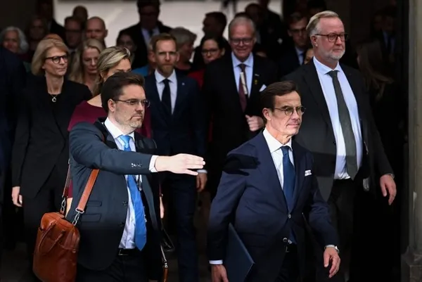 pkk-destekcisi-vekilin-cani-sikildi-turkiyenin-istedigi-adimlari-atmaya-hazirlanan-isvec-hukumetine-tek-soru-1666185979422.jpg PKK destekçisi vekilin canı sıkıldı! Türkiye'nin istediği adımları atmaya hazırlanan İsveç hükümetine tek soru-2