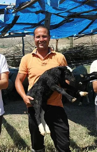 Kariyerini bırakıp çiftlik kurdu