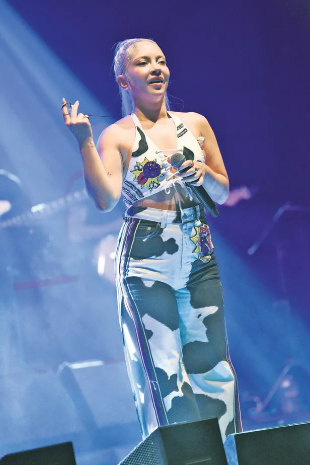 10-yildir-evli-olan-guven-kirac-baska-bir-kadinla-capkinlik-yaparken-yakalandi-saklambac-haberleri-1663888384662.jpg 10 yıldır evli olan Güven Kıraç başka bir kadınla çapkınlık yaparken yakalandı! | Saklambaç haberleri-14