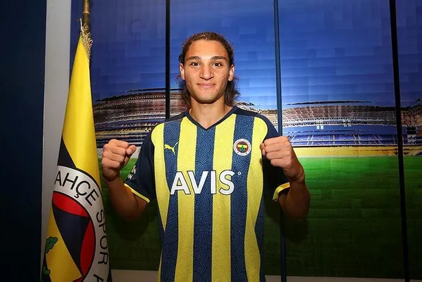 son-dakika-transfer-haberleri-fenerbahce-genc-futbolcu-emir-ortakayayi-kadrosuna-katti-1628353676528.jpeg Son dakika transfer haberleri: Fenerbahçe genç futbolcu Emir Ortakaya'yı kadrosuna kattı!-3