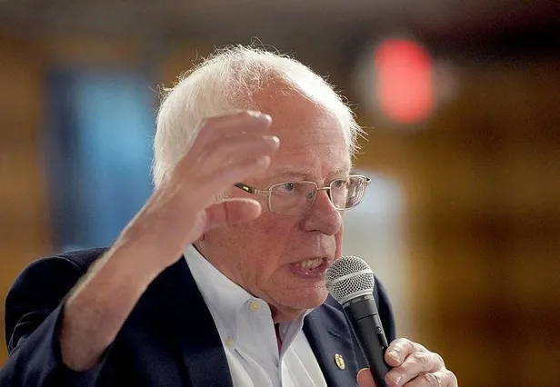 Demokrat başkan aday adaylarından Vermont Senatörü Bernie Sanders: Trump aptal ve tehlikeli-1