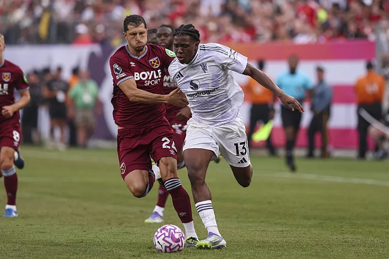 Beşiktaş'tan 3 bomba birden! Ayrılıkların sonrası transferler peş peşe - 12