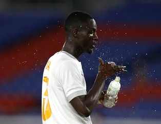 Fenerbahçe ve Galatasaray Eric Bailly'i transfer etmek istiyor