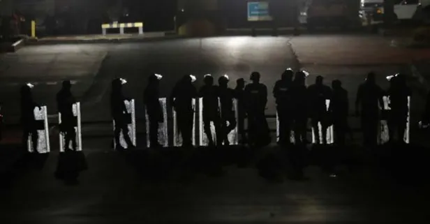 Venezuela, Kolombiya sınırını kapattı