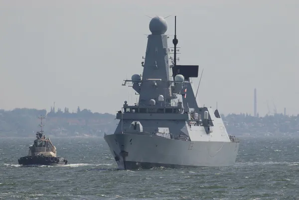 rusya-ingiltereye-nota-verdi-catisma-riski-yukseldi-meslektaslarimiz-anlamazsa-bombalariz-1624564614729.jpg Rusya, İngiltere'ye nota verince çatışma riski yükseldi: Meslektaşlarımız anlamazsa bombalarız-3