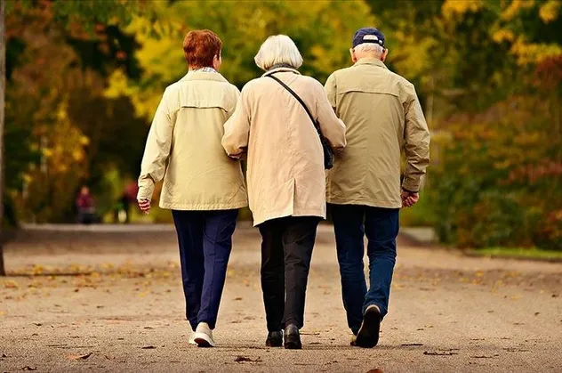 65 yaş üstüyle ilgili kısıtlamalar ne zaman kaldırılacak? Tarih belli oldu