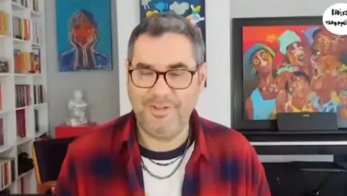 Son dakika: Fondaş Enver Aysever Özgür Özel'in Erdal Beşikçioğlu hakkındaki "Beşikten polis" sözleriyle dalga geçti: Pavyona düşmek daha iyi-4