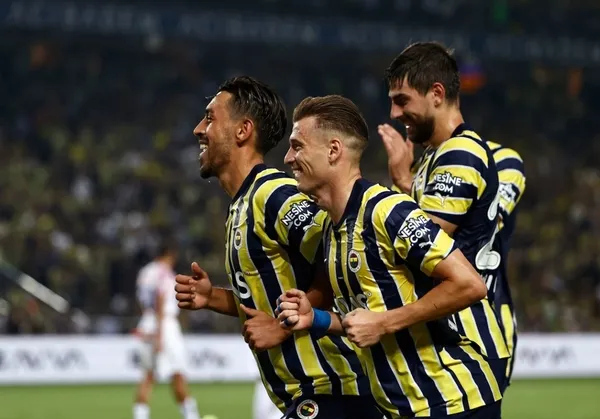 fenerbahce-trabzonspor-basaksehir-ve-sivassporun-mac-programi-belli-oldu-1661589877697.jpg