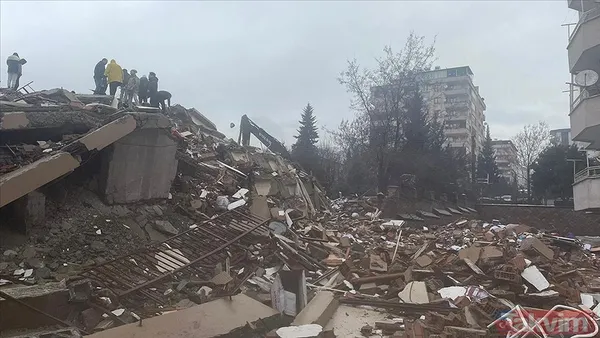 Demet Akalın önce “Kuzum geldi” deyip duyurdu! Ardından depreme sessiz kalan sanatçılara tepki gösterdi! Sosyal medyadan destek yağdı - 3