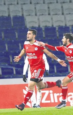 Aslan kupada tuzla buz!