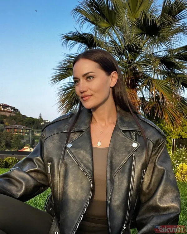 Burak Özçivit’in biricik eşi Fahriye Evcen lüks evinin bahçesinden yayınladı! Havalı pozlarına beğeni yağdı - 7