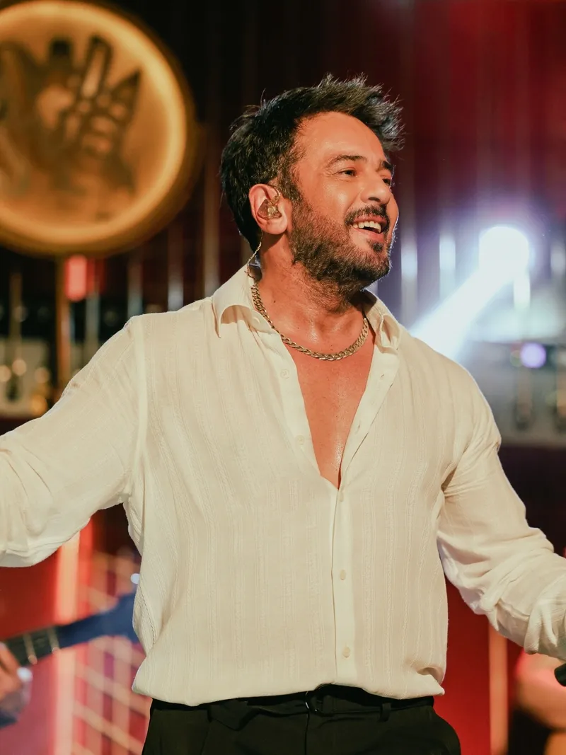 emre-altugun-sir-gibi-sakladigi-sevgilisi-kim-cagla-sikel-takipte-1773491753923.jpg Emre Altuğ’un sır gibi sakladığı sevgilisi kim? Çağla Şıkel takipte!-5