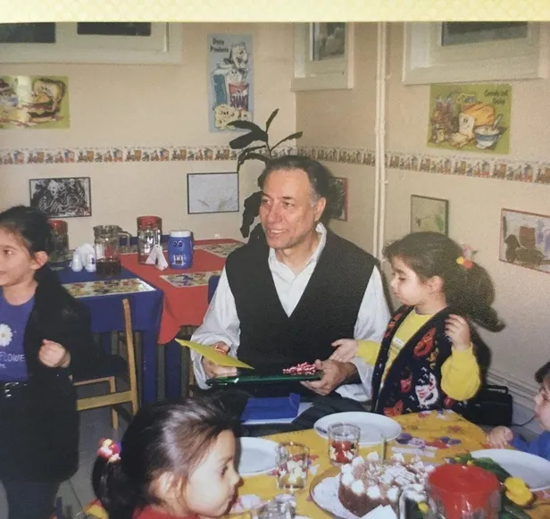 Kemal Sunal'ın eşi ve oğlundan duygusal paylaşım: 'İyi ki doğdun Kemal, iyi ki doğdun iyi kalpli kahramanım...'-3