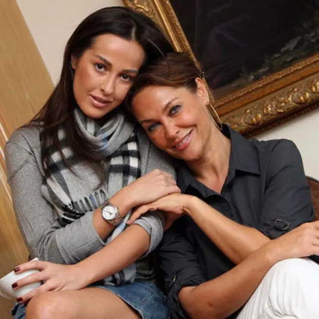 Kuruluş Osman’ın Esenbike’si Ayça İnci Yeşilçam yıldızının torunu çıktı! Kardeşi ve halası da çok ünlü... - 24