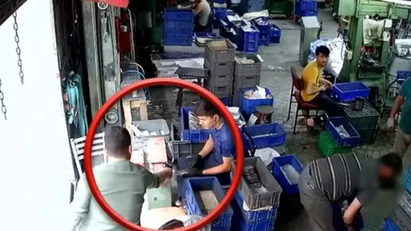 1688712302318.jpeg İstanbul'da şoke eden olay! Çalışırken kulaklıkla müzik dinleyen arkadaşını vurdu-4