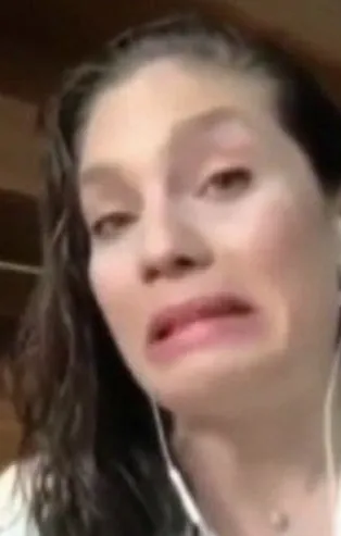 Nevşin Mengü Boğaziçi Üniversitesi'nde Kabe-i Muazzama’ya yapılan saygısızlığı böyle savundu!