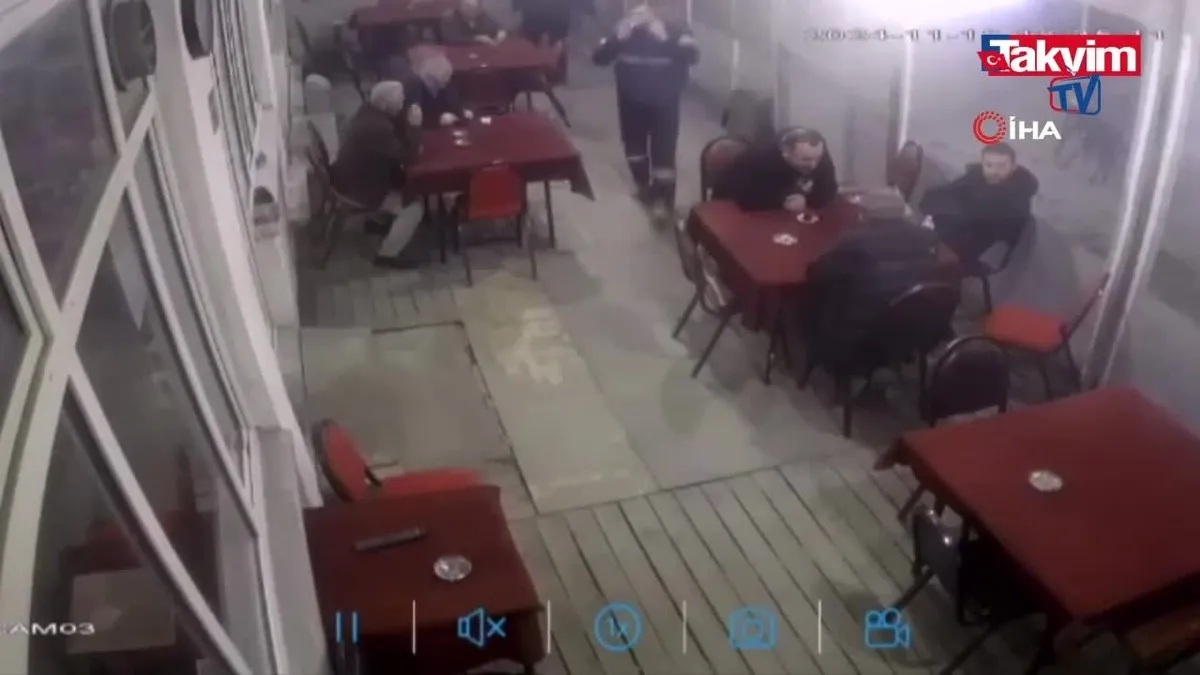Kahvehanede silahlı dehşet anları kamerada