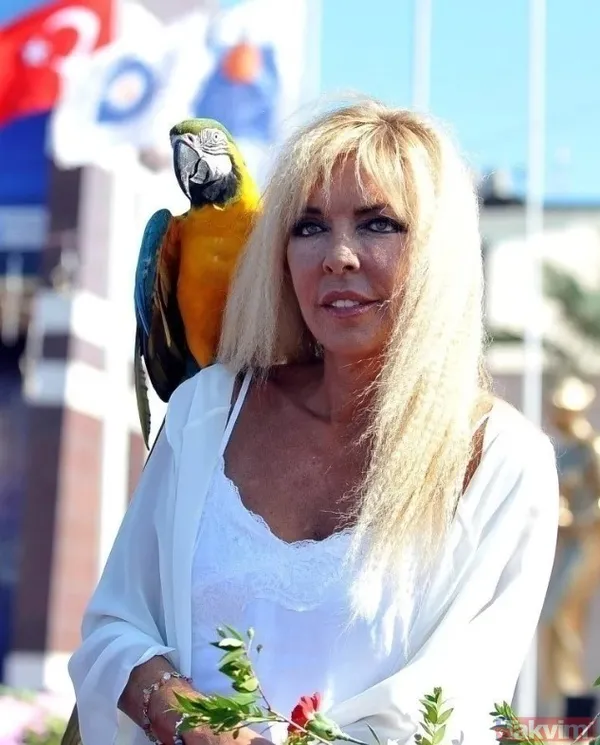 Ahu Tuğba'nın hastalığı belli oldu! Yeşilçam'ın Taçsız Kraliçe'si apar topar hastaneye kaldırılmıştı! Ahu Tuğba'nın sağlık durumu nasıl? - 9