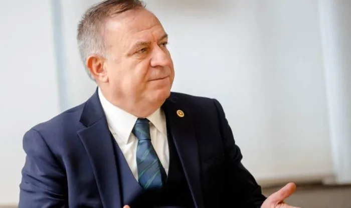 chpyi-kaybetme-korkusu-sardi-iyi-partiye-at-pazarligi-cagirisi-hedepin-ayagina-gitme-hazirligi-ankarada-ne-ola-1702279932233.jpeg CHP'yi kaybetme korkusu sardı! İyi Parti'ye "at pazarlığı" çağrısı, HEDEP'in ayağına gitme hazırlığı! Ankara'da ne olacak?-3