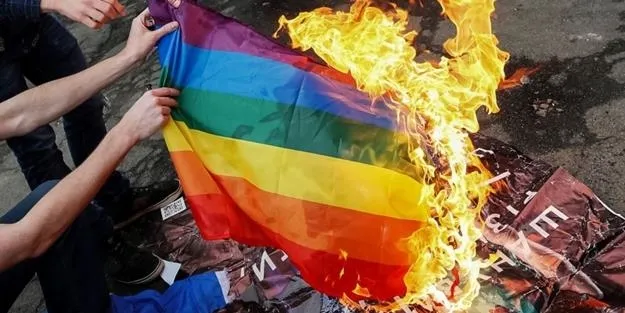 rusyada-lgbt-terorune-gecit-yok-tum-faaliyetlerin-yasaklanmasina-karar-verildi-1701360152054.jpeg
