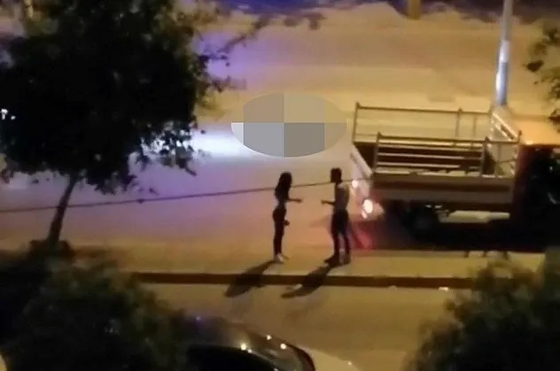 Son dakika: İzmir'de genç kıza sokak ortasında darp!