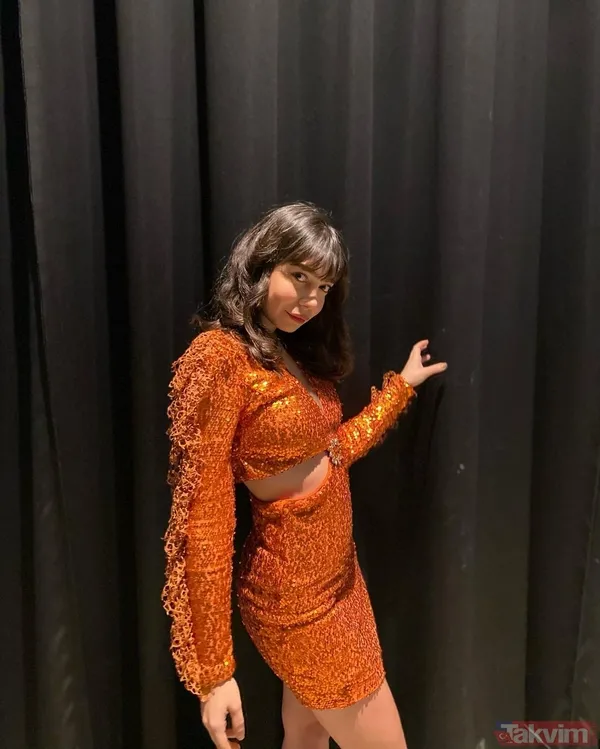 Alemin Kıralı’nın Oben’i Birsu Demir dekolteli pozlarıyla gündemde! Dua Lipa’ya benzetilen Birsu’ya bakın değişimi dudak uçuklattı - 9